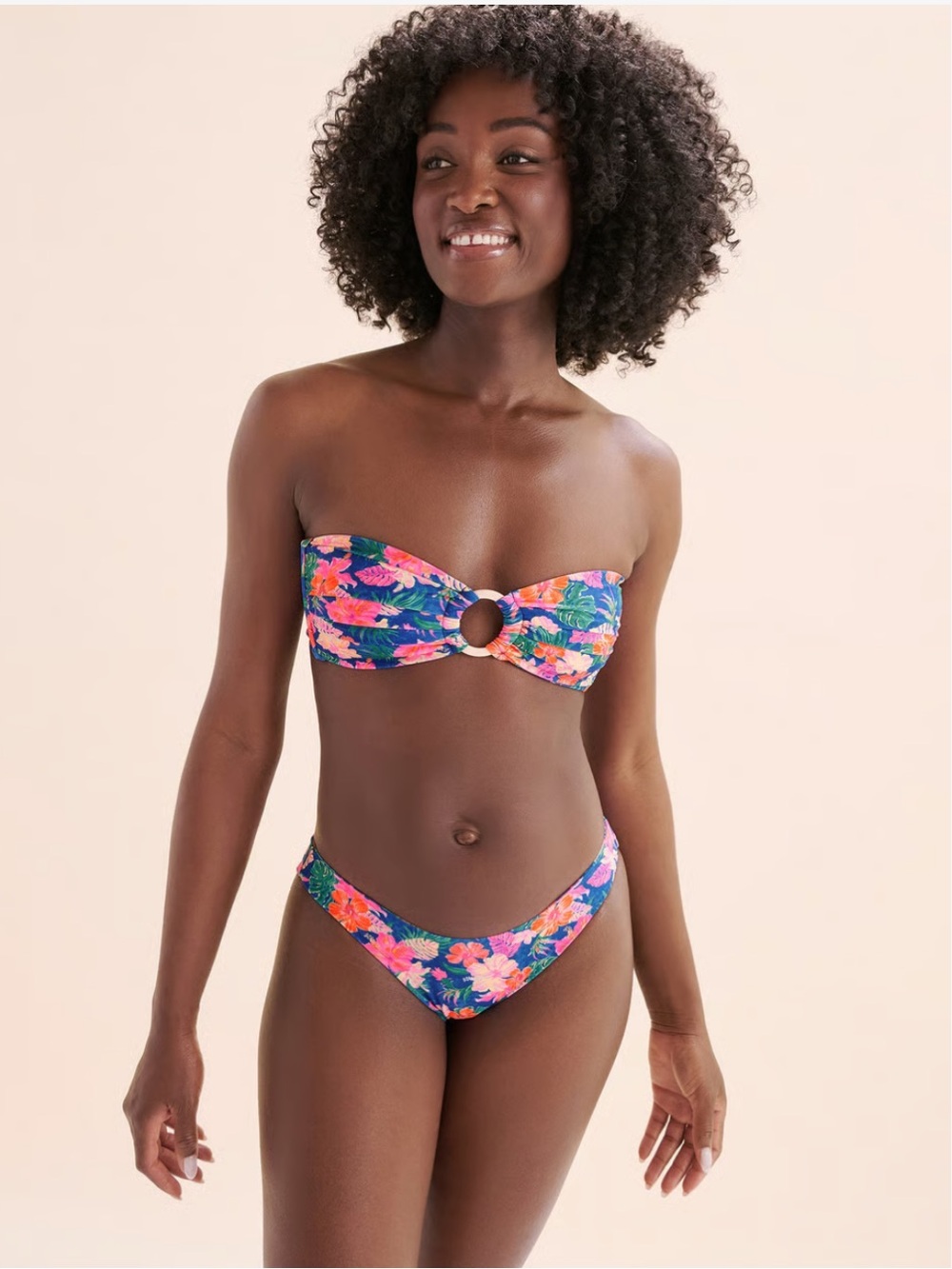 Kulani Kinis Bikini - Picture 8 of 9